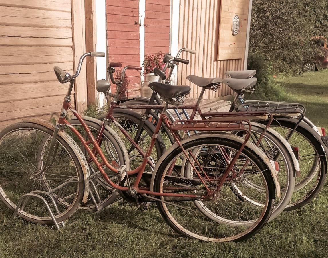 Vanhan Koulun Majatalo-Old School Guest House Kolinkylä Buitenkant foto